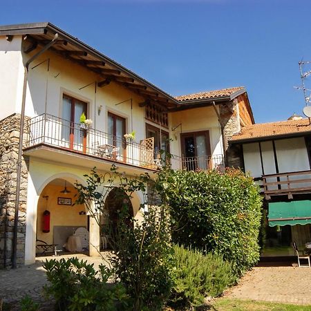 Hotel Casa Patrone Nebbiuno Exterior foto